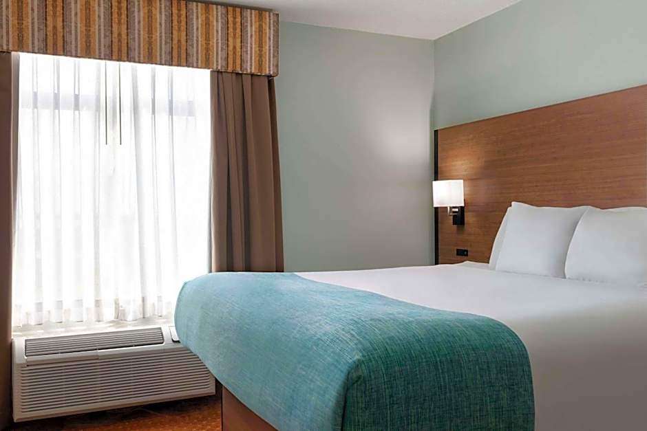 Wingate by Wyndham Louisville East