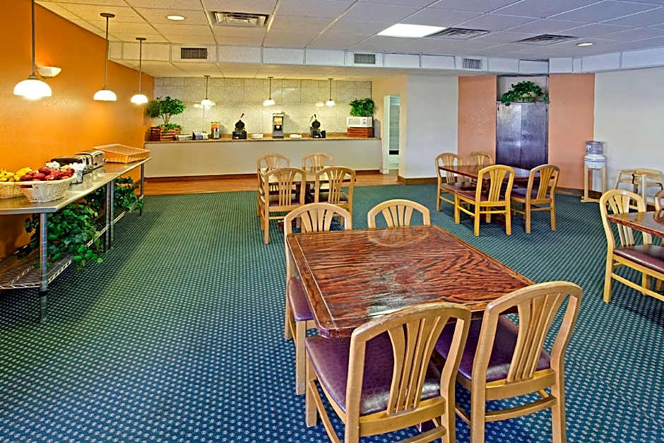 Americas Best Value Inn - Laredo