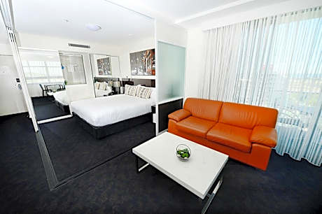 Executive One-Bedroom Apartment - No Housekeeping