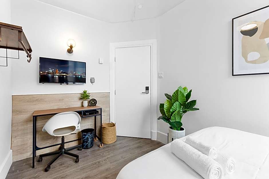 Le Sand & Stone Hotel