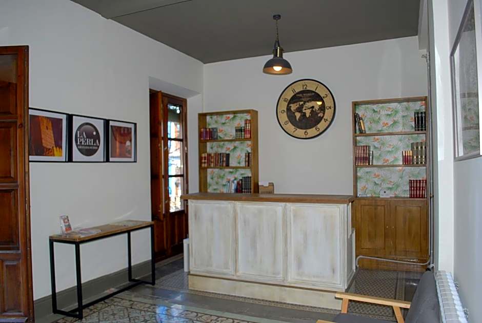 La Perla Granada Suites