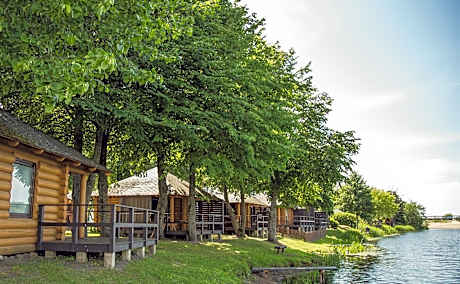 Bungalow - Water Front