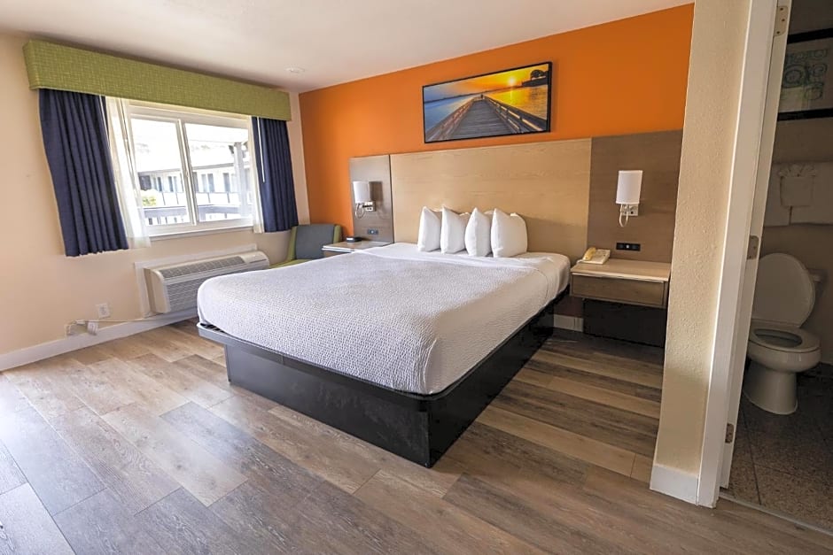 Days Inn by Wyndham Monterey Downtown