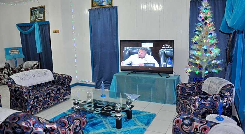 Le Chateau Bleu Hotel