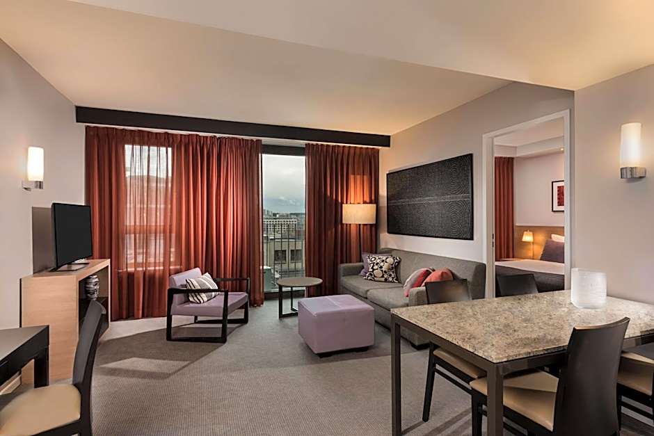 Adina Apartment Hotel Frankfurt Neue Oper