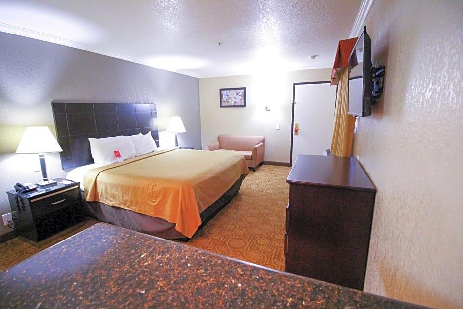 Econo Lodge Inn & Suites Fallbrook Downtown
