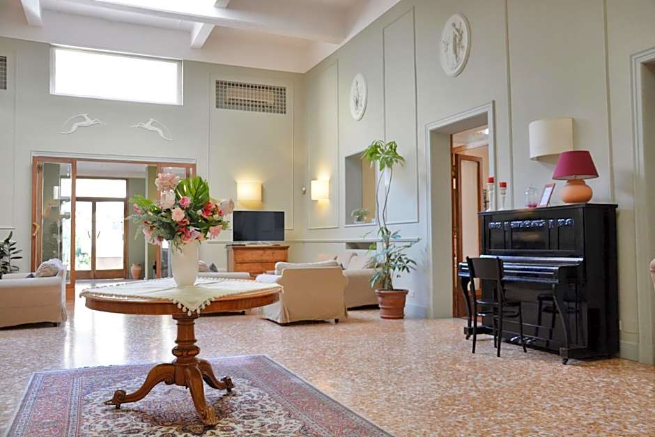 Hotel Touring Wellness & Beauty