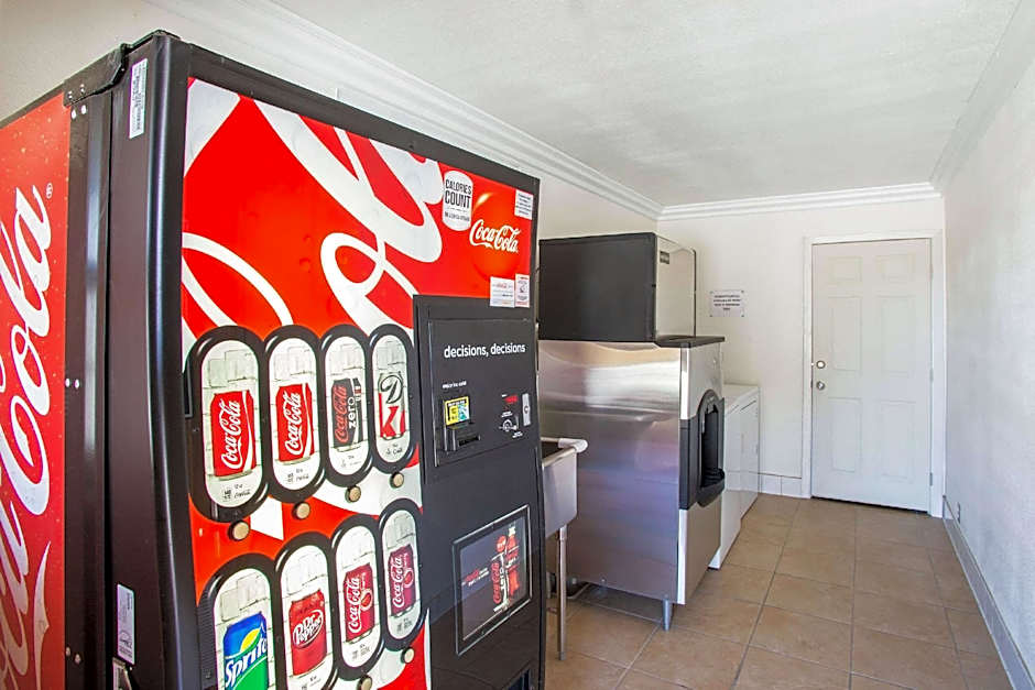 Rodeway Inn Adelanto US 395