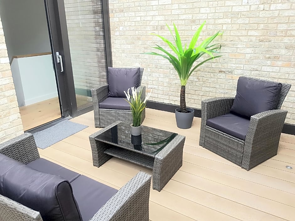 LT Greenwich 3 Bed Townhouse