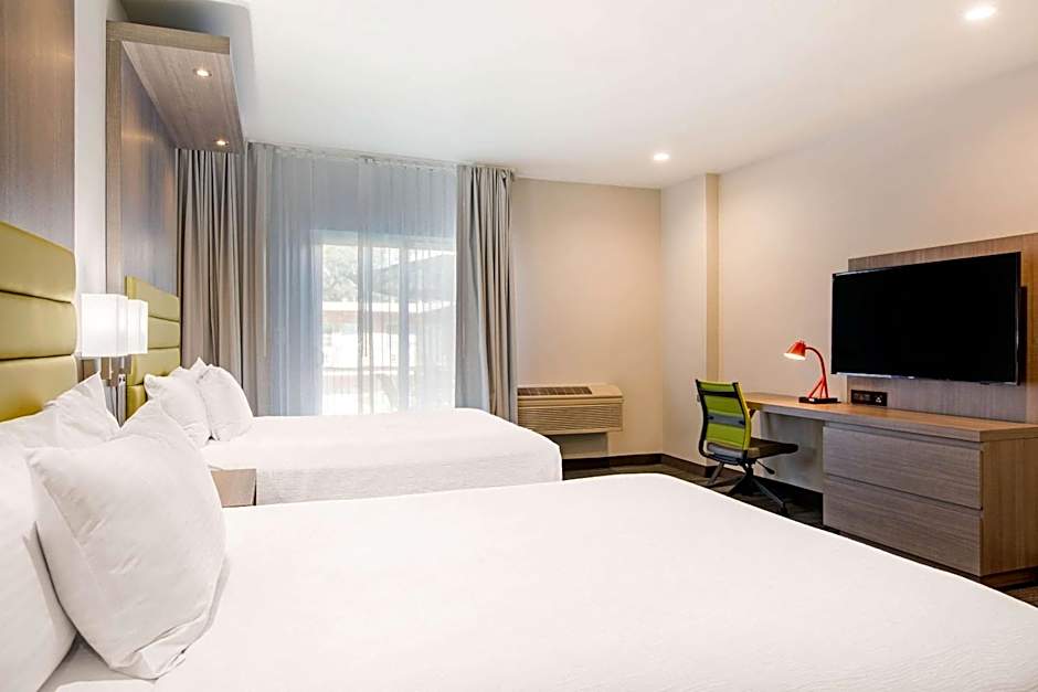 Rodeway Inn Near Melrose Ave