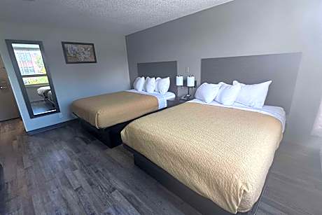 2 Queen Beds Non-Smoking