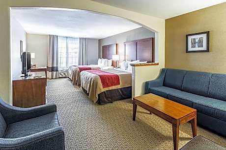 2 Queen Beds, Suite, Nonsmoking