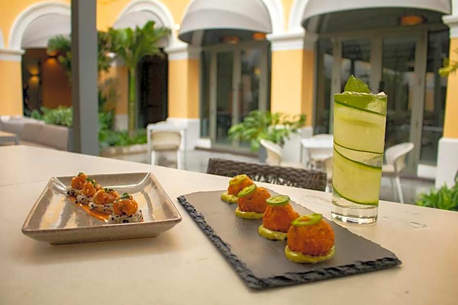 Palacio Provincial San Juan, Curio Collection by Hilton