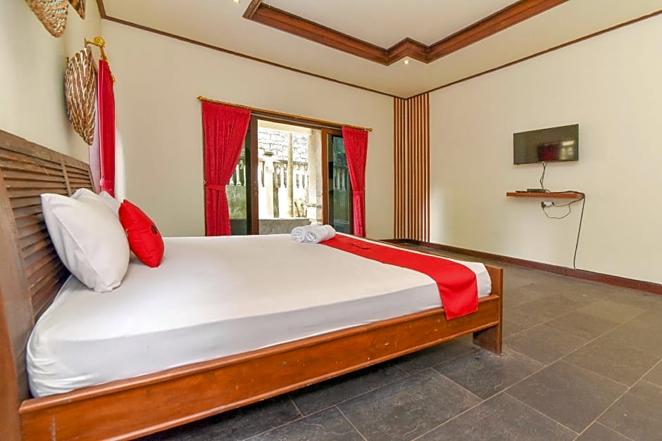 RedDoorz Plus near Seminyak Square