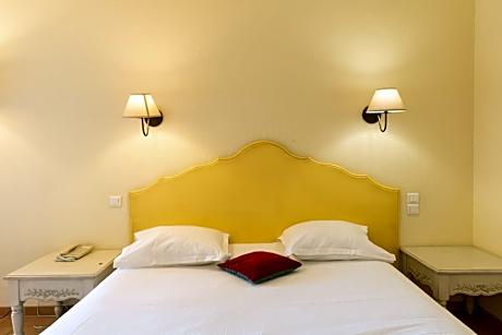 Standard Triple Room with King and Single Bed - Private Patio