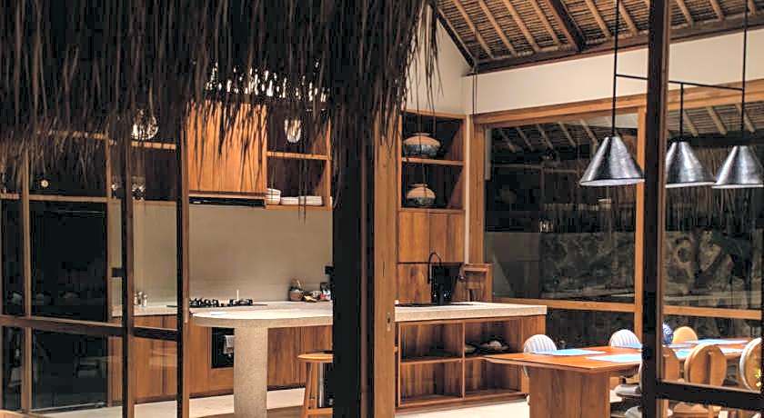 Boni Beach Lombok Hotel and Villas 