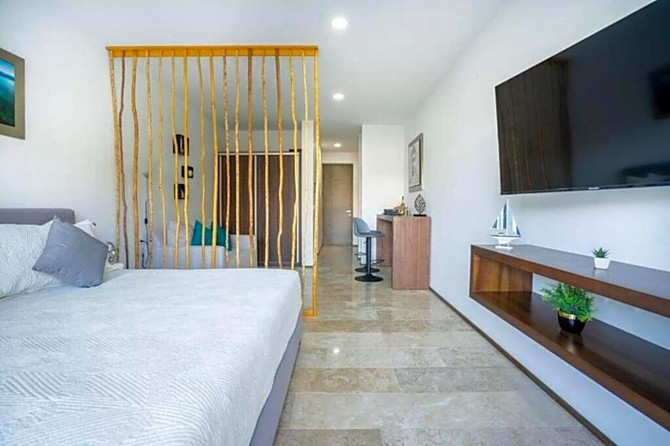 Cozy Studio Pool and Roof Lounge Beach 5 Blocks