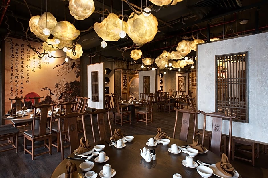 Vangohh Eminent Hotel & Spa