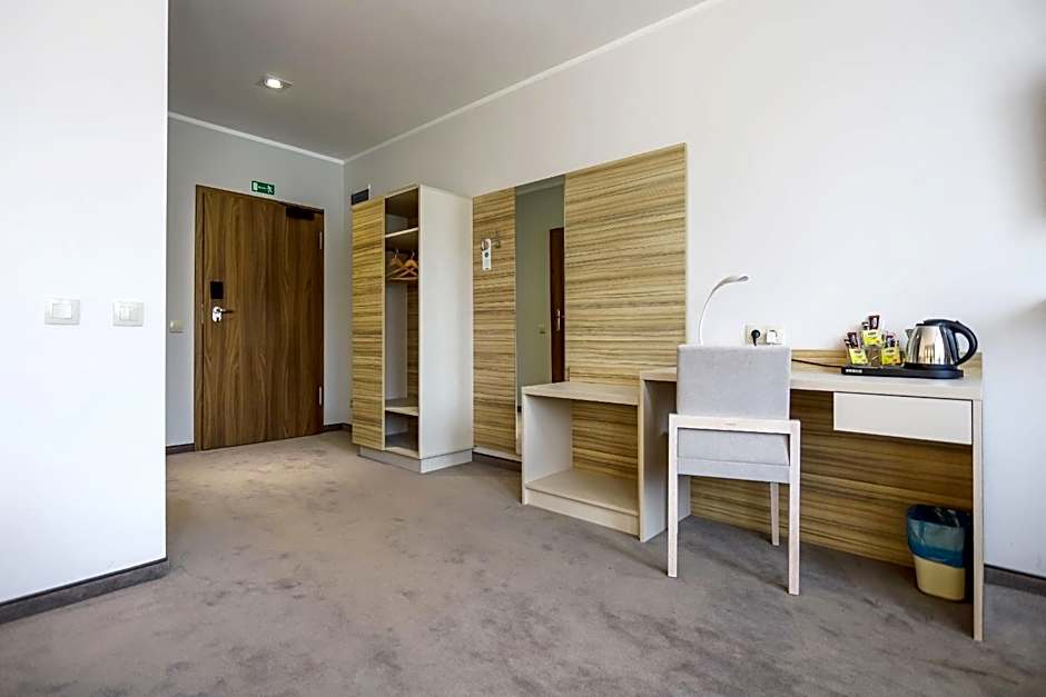 Poznań West Hotel - Airport