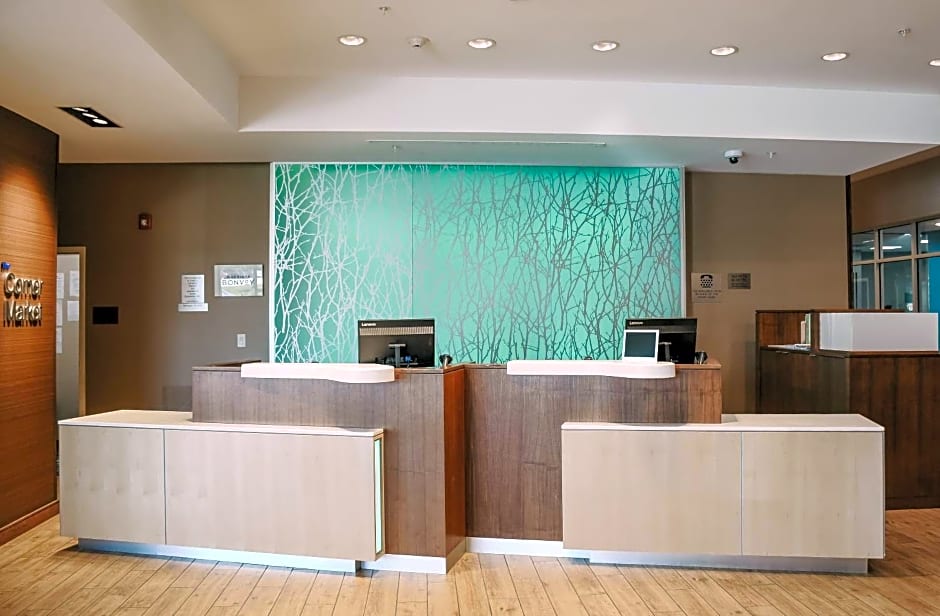 Fairfield Inn & Suites by Marriott Lincoln Airport