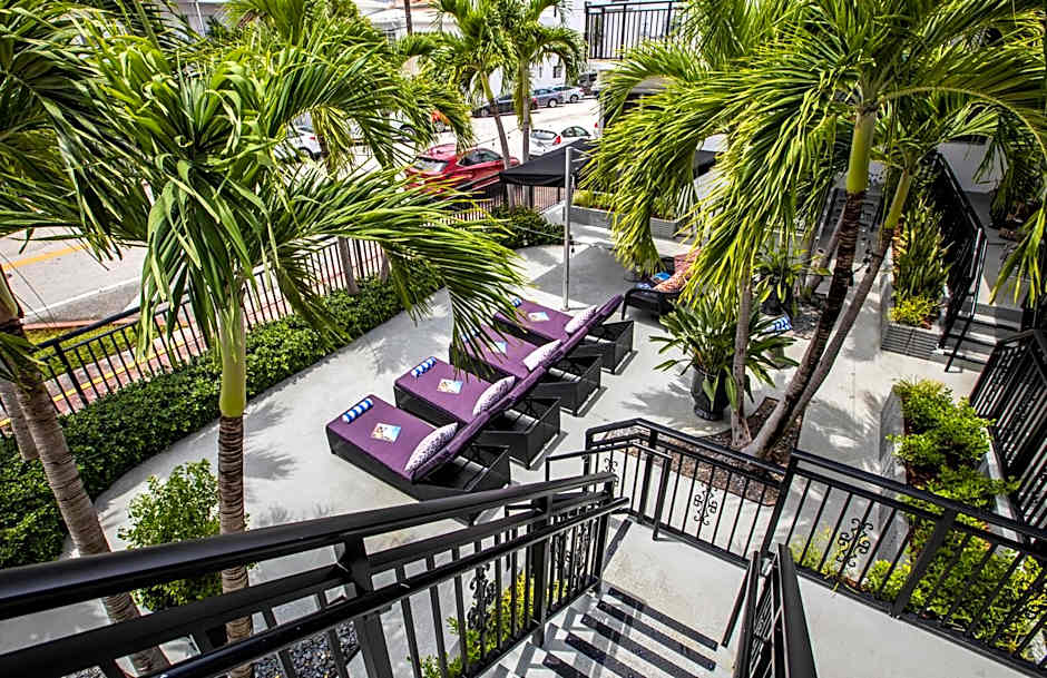 Beachside All Suites Hotel