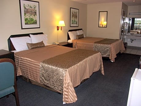 Deerwood Inn & Madison Campground