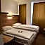 Hotel Argument