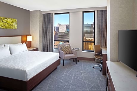 1 King Bed