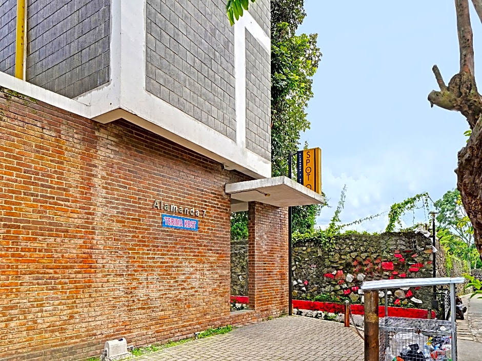 SPOT ON 2190 Alamanda 7 Syariah