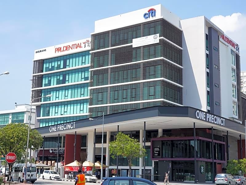 Super 8 Hotel @ Bayan Baru