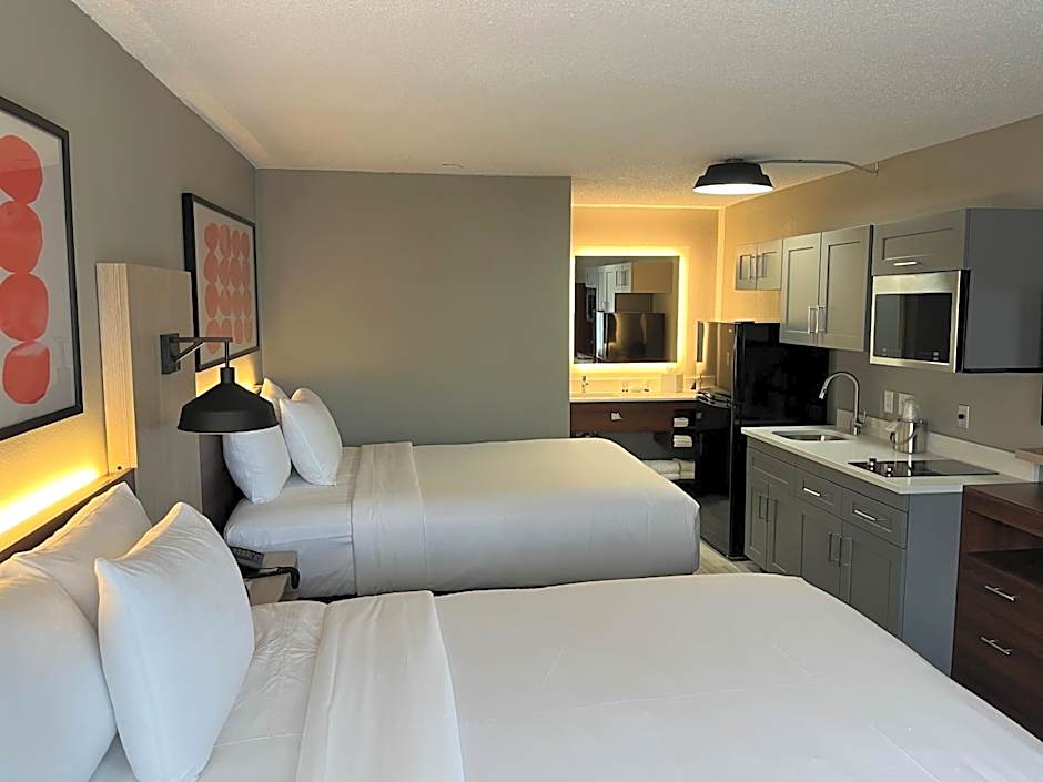 Hawthorn Extended Stay by Wyndham Columbia / Ft. Jackson