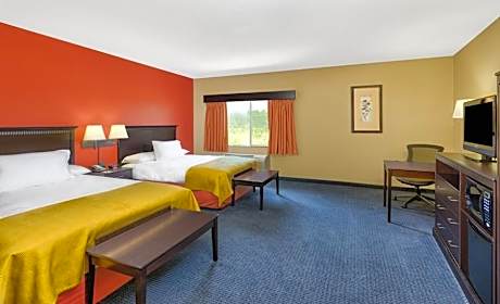 Deluxe Queen Room with Two Queen Beds - Non-Smoking