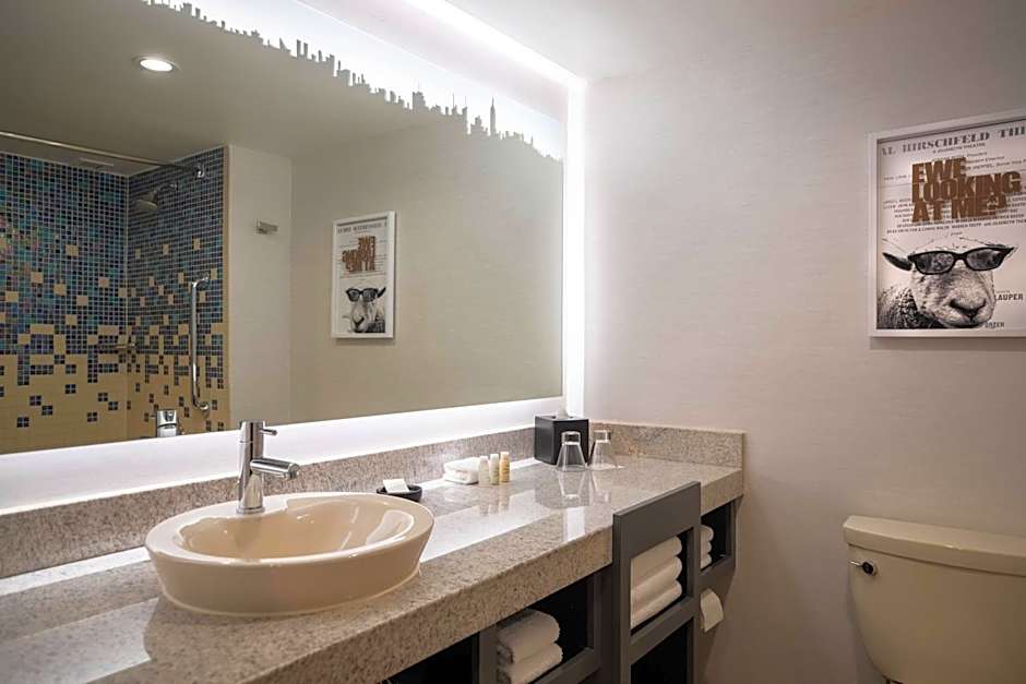 Renaissance by Marriott New York Times Square Hotel