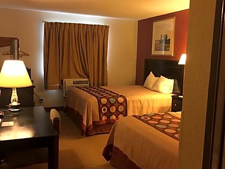Queen Room with Two Queen Beds - Non-Smoking