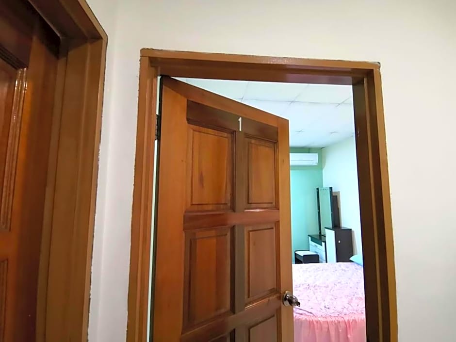 Cosy Homestay Ulu Tiram - Room only