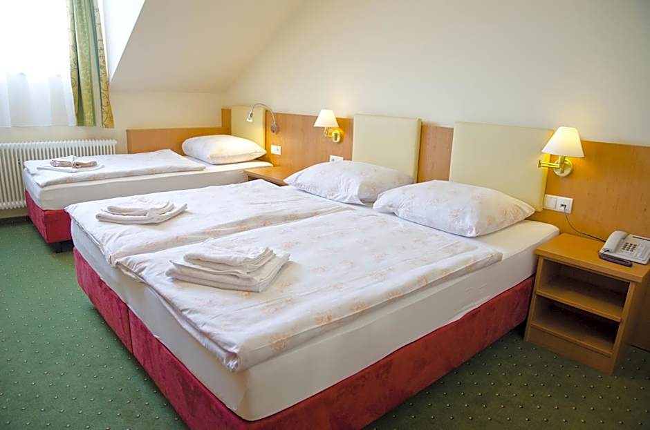 Photo 1 of 7 of Triple Room