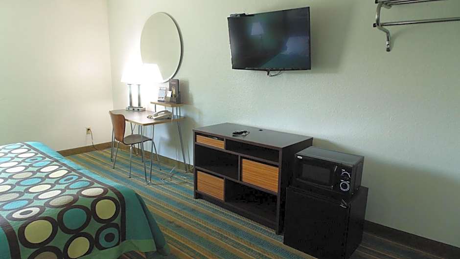 Super 8 by Wyndham Sapulpa/Tulsa Area