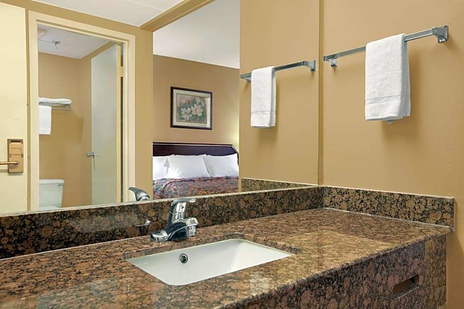 Days Inn by Wyndham Hagerstown I-70