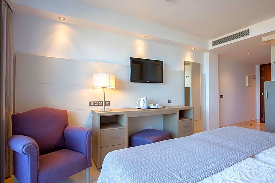 Hipotels Playa La Barrosa - Adults Only