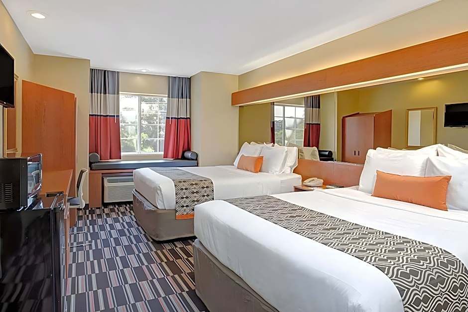 Microtel Inn by Wyndham Long Island City