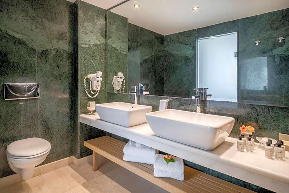 Blue Sea Beach Affiliated By Melia