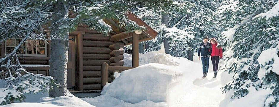 Storm Mountain Lodge Cabins Dining