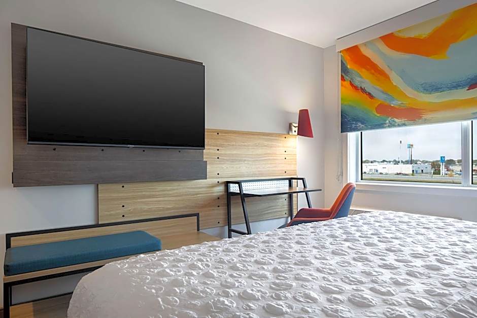 Tru by Hilton Anderson