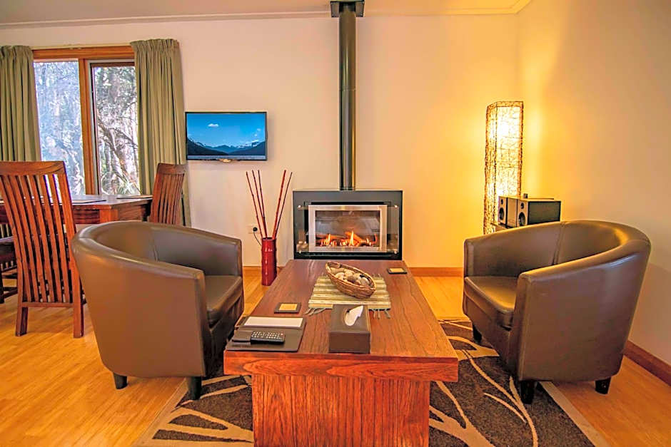 Lake St Clair Lodge