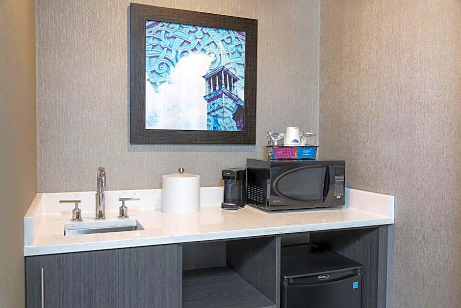 Hampton Inn By Hilton Midland