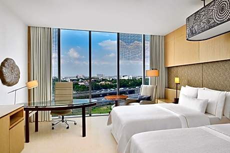 Club Twin Room with City View, Club Lounge Access