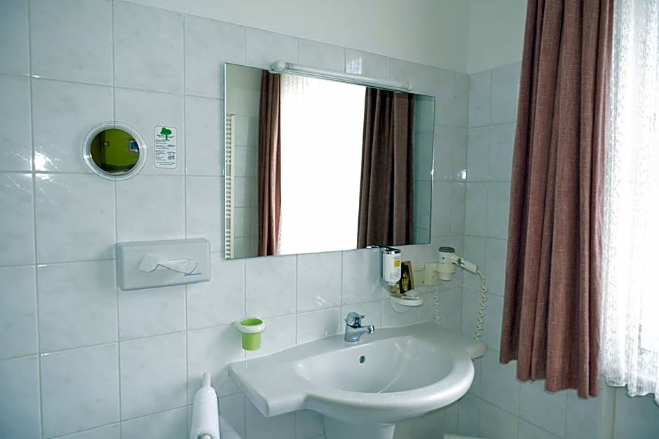 Land- und Golfhotel Alte Fliegerschule