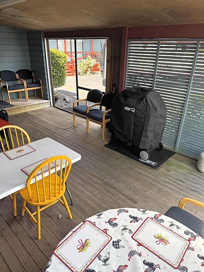 Adventure Lodge & Motel and Tongariro Crossing Track Transport