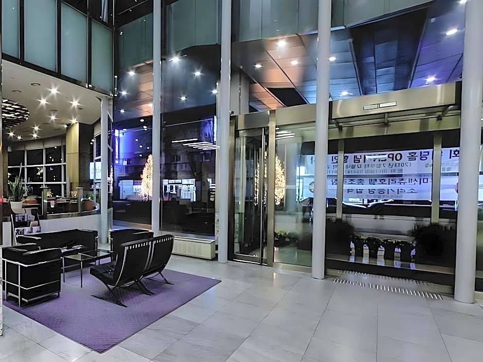 Gumi Century Hotel
