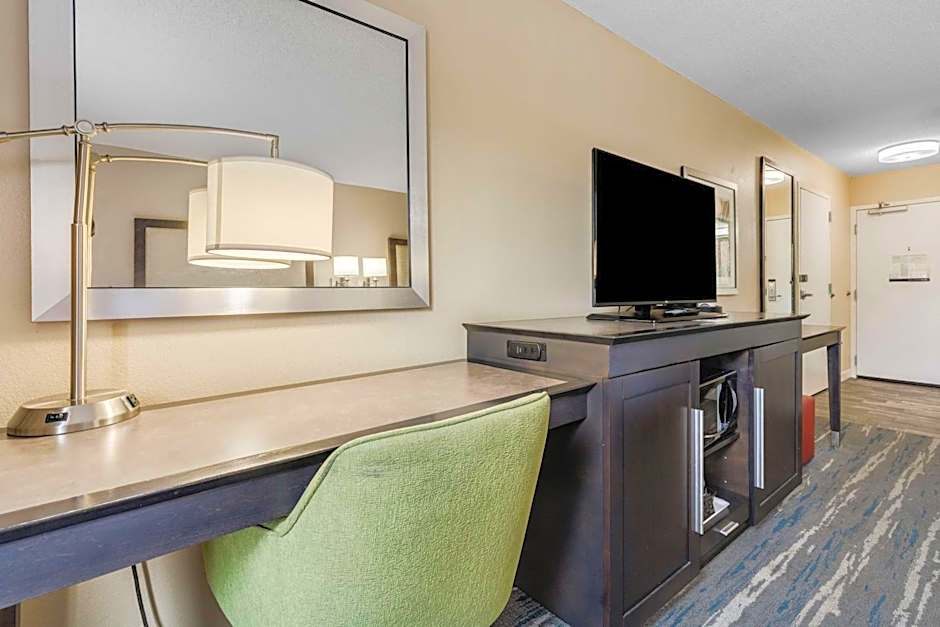 Hampton Inn By Hilton And Suites Memphis-Wolfchase Galleria